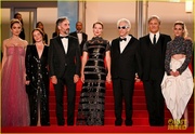 kristen-stewart-crimes-of-the-future-cannes-premiere-14.jpg