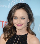 Alexis Bledel MEUB3SX_t