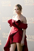 jodie-comer-olivier-awards-2023-in-london-04-02-2023-12.jpg
