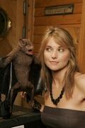 Смертоносная стая / Vampire Bats (Люси Лоулесс, 2005)  MEV98M_t