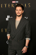 Kit+Harington+Marvel+Studios+Eternals+Premieres+2g_2ZBmeeMcx.jpg