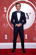 Tom+Hiddleston+74th+Annual+Tony+Awards+Arrivals+Fa9byL8GZadx.jpg