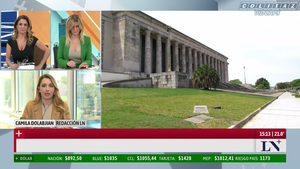 Debora.Plager.Saco.Verde.Marcando.Pechos.LN.1080P-Colitaz.21.png