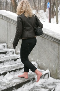 Permanent Link to City Feet – Nastia – 2009 01 25 Frozen feet Preview only