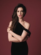 anne-hathaway-in-elle-the-women-in-hollywood-issue-november-2022-1.jpeg