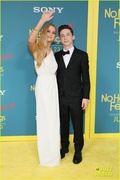 jennifer-lawrence-andrew-barth-feldman-nyc-no-hard-feelings-pics-09.jpg
