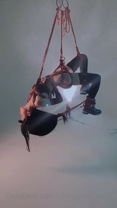 [Image: ME12QOS5_t.jpg]