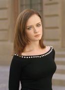 Alexis Bledel MEUB3N2_t