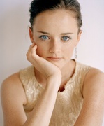 Alexis Bledel MEUB3VP_t