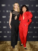 jodie-comer-sandra-oh-killing-eve-photo-call-02.jpg