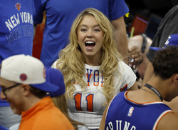 charles barkley sydney sweeney reaction, nba finals game 5 crowd, courtside celebrities 2026, sydney sweeney basketball game, inside the nba viral clip