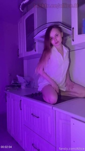 [Image: ME12GE69_t.jpg]