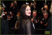 marion-cotillard-wears-shorts-cannes-bro-sis-premiere-10.jpg