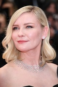 kirsten-dunst-at-killers-of-the-flower-moon-premiere-at-76th-annual-cannes-film-festival-05-20-2023-4.jpg