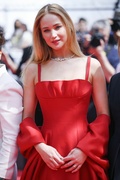 jennifer-lawrence-at-anatomy-of-a-fall-premiere-at-76th-annual-cannes-film-festival-05-21-2023-1.jpg