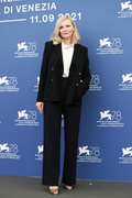 Kirsten+Dunst+Power+Dog+Photocall+78th+Venice+zKSgVGt-XV_x.jpg