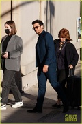 orlando-bloom-jkl-arrival-carnival-row-ending-28.jpg