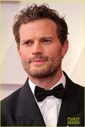 jamie-dornan-amelia-warner-oscasr-2022-13.jpg