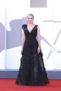 Kirsten+Dunst+Power+Dog+Red+Carpet+78th+Venice+C5gbBh1_Isfx.jpg