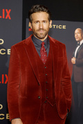 Ryan+Reynolds+World+Premiere+Netflix+Red+Notice+xOThNTPyu3qx.jpg