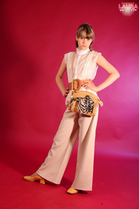 [Image: ME1A0U0Q_t.jpg]