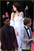 anne-hathaway-armageddon-time-cannes-premiere-36.jpg