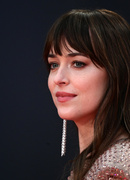 Dakota+Johnson+Lost+Daughter+UK+Premiere+65th+E6HeASymAnbx.jpg