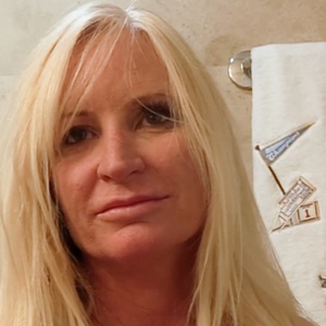 [Image: ME1AHZQM_t.jpg]