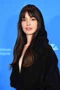anne-hathaway-at-she-came-to-me-photocall-at-73rd-berlinale-international-film-festival-02-16-2023-0.jpg