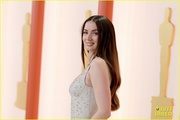 ana-de-armas-oscars-2023-carpet-08.jpg