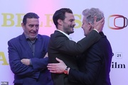 50074787-10166961-Good_to_see_you_Jamie_greeted_Patrick_Kielty_as_Ciaran_Hinds_loo-a-7_1636059772576.jpg