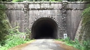 ElCeNNp9.jpg