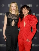 jodie-comer-sandra-oh-killing-eve-photo-call-05.jpg