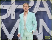 chris-evans-ana-de-armas-ryan-gosling-gray-man-premiere-03.jpg