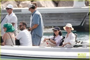 katy-perry-orlando-bloom-boat-ride-friends-in-south-of-france-32.jpg