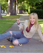 Хилари Дафф (Hilary Duff) Newsweek Photoshoot 2003 (13xHQ) MEWLN9_t