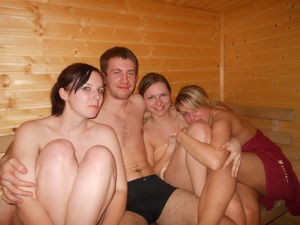 Sexy Sauna Babes
