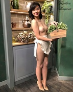 https://thumbs4.imagebam.com/7a/4a/e7/ME1BAN5Y_t.jpg