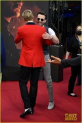 the-gray-man-berlin-premiere-06.jpg