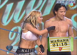 Evangelina.Aderson.Bailando.2008.Pollerita.Remera.Mojada.SD.60FPS-Colitaz.106.jpeg