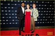 jessica-chastain-eddie-redmayne-premiere-the-good-nurse-at-tiff-04.jpg