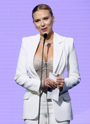 Scarlett+Johansson+35th+Annual+American+Cinematheque+EeEbNNlOOfAx.jpg