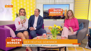 susanna-ohlen-upskirt-im-jeansmini-maxi-biewer-guten-morgen