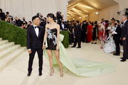Gemma+Chan+2021+Met+Gala+Celebrating+America+xfpG-XQNgCAx.jpg