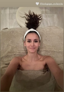 Nina Dobrev - Page 23 MESTRH9_t