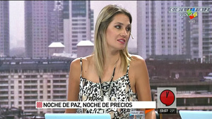 Carolina.Losada.Pantalon.Ajustado.Mostaza.TCAM.1080P-Colitaz.47.jpeg