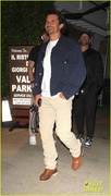 orlando-bloom-all-smiles-during-night-out-with-friends-santa-monica-07.jpg
