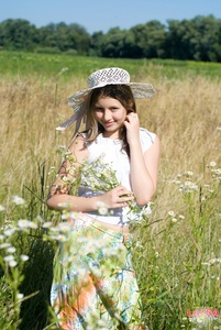 [Image: ME1A0U52_t.jpg]