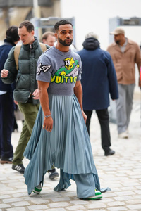 Lucien-Laviscount-Attends-Louis-Vuitton-AW23-Menswear-Show-at-Paris-Fashion-Week.jpg