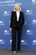 Kirsten+Dunst+Power+Dog+Photocall+78th+Venice+cXD069Qrx-yx.jpg